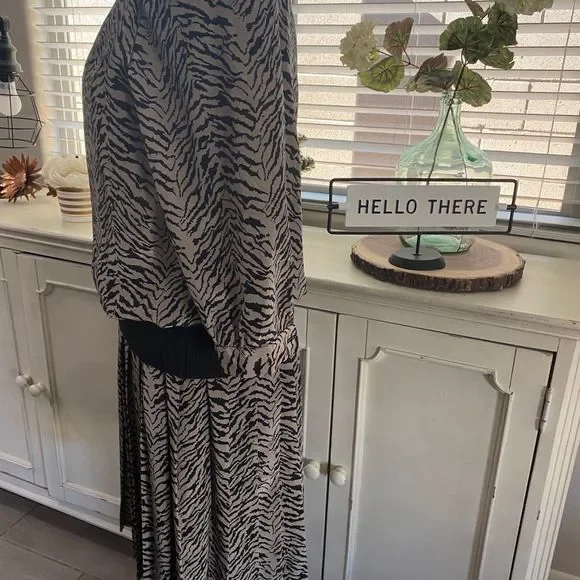 Vintage Liz Petites Inc Leopard Dress Size 8 - Picture 2 of 9